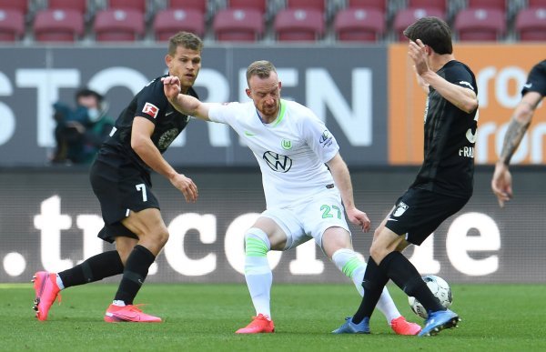 Augsburg (Florian Niederlechner, Raphael Framberger) - Wolfsburg (Maximilian Arnold)