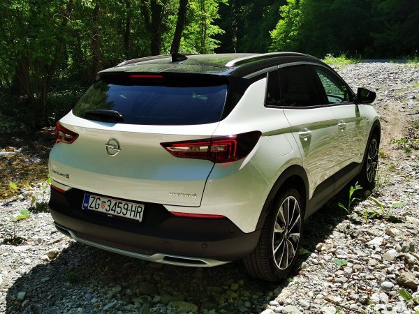 Opel Grandland X Hybrid4