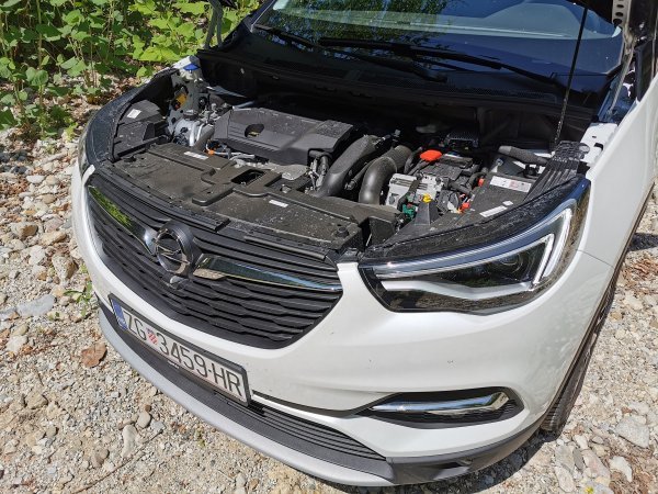 Opel Grandland X Hybrid4