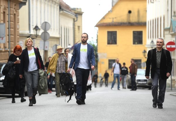 Prosvjed zbog raspuštanja Sabora prije donošenja Zakona o obnovi Zagreba