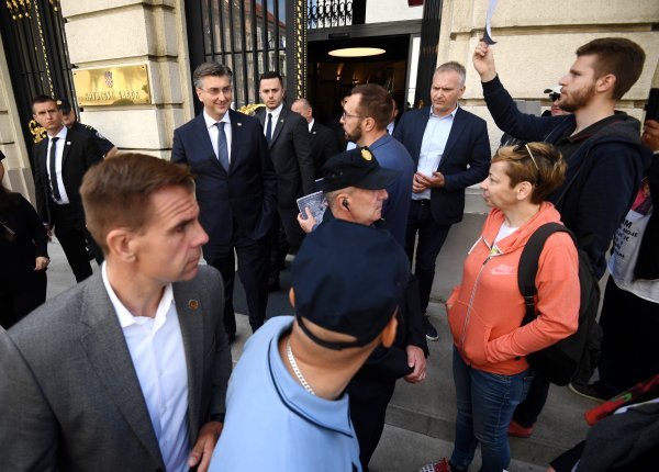 Prosvjednici ispred Sabora