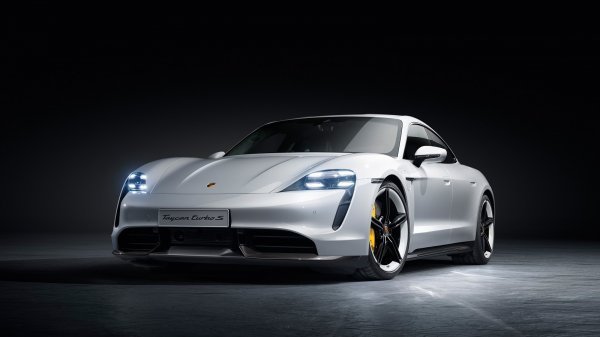 Porsche Taycan turbo S