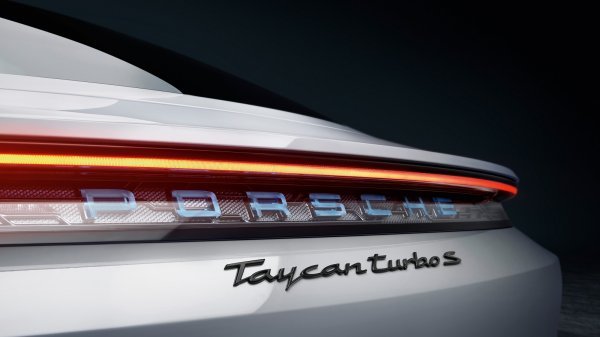 Porsche Taycan turbo S