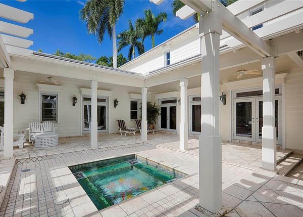 Dom Glorije i Emilija Estefana