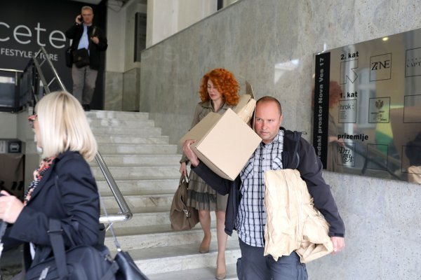 Ana Karamarko izlazi iz prostorija svoje tvrtke