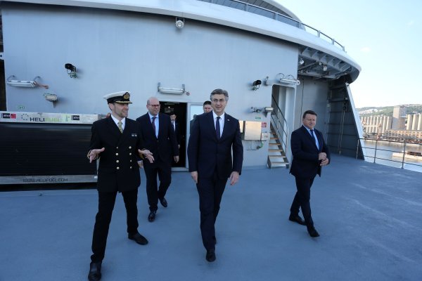 Polarni kruzer Scenic Eclipse, Andrej Plenković