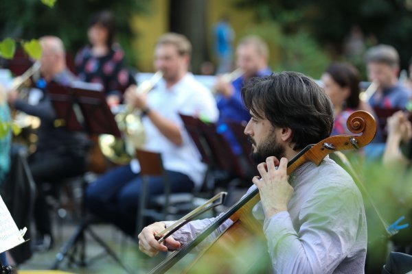 Zagreb: Koncert Zagrebačke filharmonije na Labuđem otoku u Zoološkom vrtu grada Zagreba