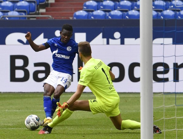 Schalke (Rabbi Matondo) - Augsburg (Andrea Luthe)