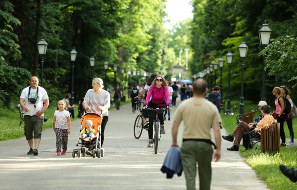 Zagreb: Nedjeljno poslijepodne u parku Maksimir
