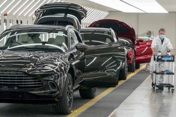 Aston Martin DBX je SUV od kojeg britanska tvrtka mnogo očekuje