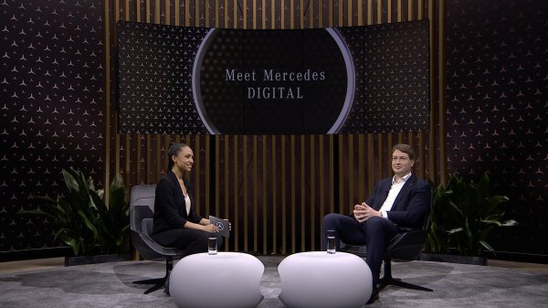 Ola Källenius, predsjednik Upravnog odbora Daimler AG-a i Mercedes-Benz AG, u razgovoru s moderatoricom Yasmine Blair