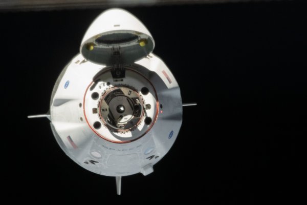 Kapula s astronautima prilazi međunarodnoj svemirskoj stanici