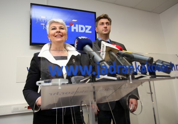 Jadranka Kosor na tiskovnoj konferenciji u svibnju 2012., kad je imenovala Andreja Plenkovića kandidatom za zamjenika predsjednika HDZ-a