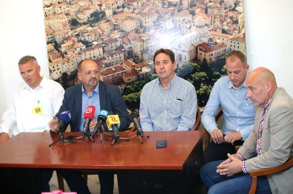 Šibenik: Stipe Petrina predstavio koalicijske partnere