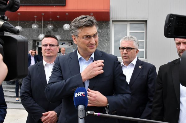 Plenković na sjednici županijskog odbora HDZ-a Brodsko-posavske županije
