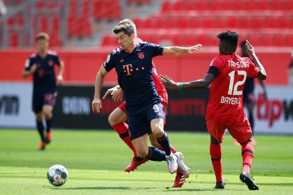 Bayer (Sven Bender, Edmond Tapsoda) - Bayern (Robert Lewandowski)