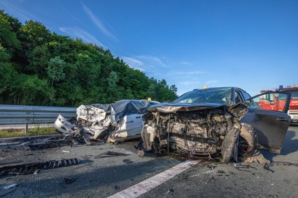 Pula: U prometnoj nesreći poginula jedna osoba, dvoje teško ozlijeđenih