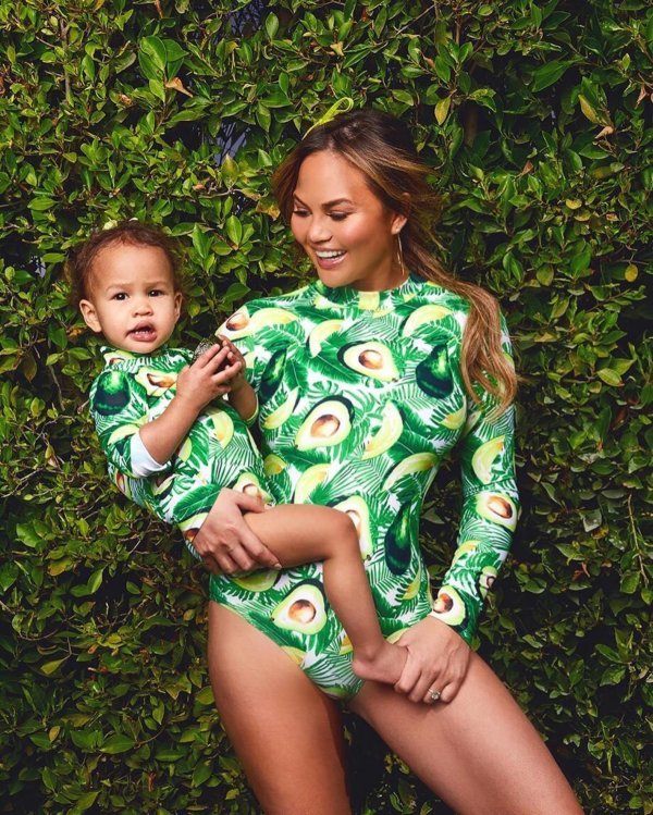 Chrissy Teigen i Luna