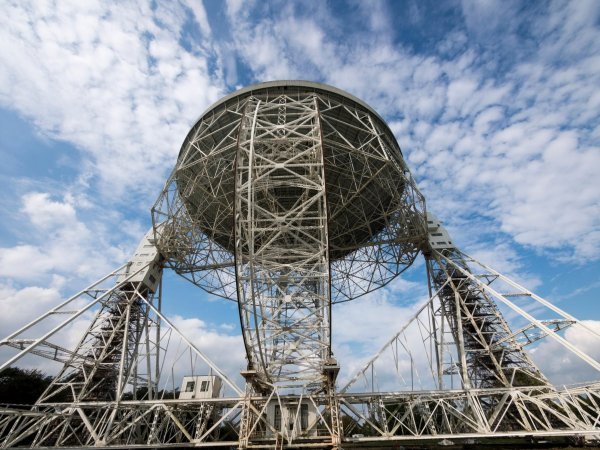 Teleskop Lovell: lovac na brze izboje radiovalova