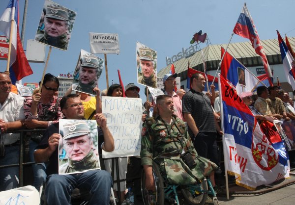 Iako je osuđen za najgnjusnije zločine Mladić i dalje ima podršku u RS-u i Srbiji