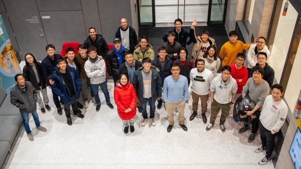Izvanredni profesor strojarstva Jeehwan Kim i njegova ekipa istraživača sa na MIT-a
