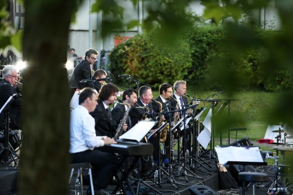U dvorištu HRT-a održan koncert Jazz orkestra