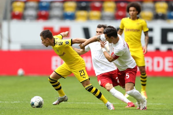Fortuna Dusseldorf (Kaan Ayhan) - Borussia Dortmund (Thorgan Hazard)