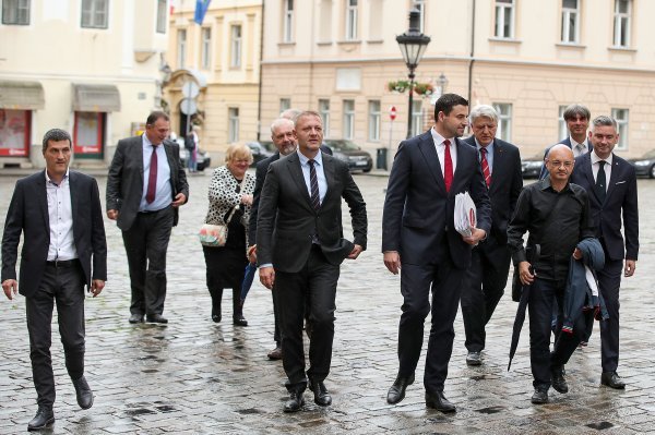 Zagreb: Čelnici Restart koalicije u Hrvatski sabor predali kandidacijske liste