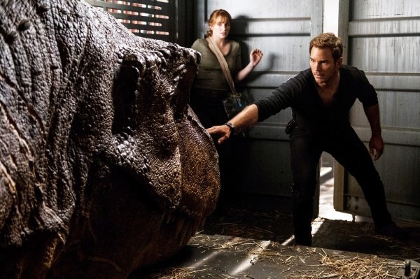 Jurassic World: Fallen Kingdom (2018), Chris Pratt & Bryce Dallas Howard