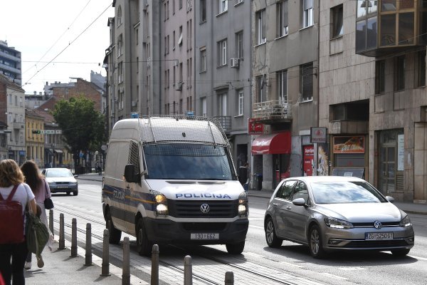 Privođenje Ivana Inje Bašića i drugih optuženih za šverc skupocjenih automobila