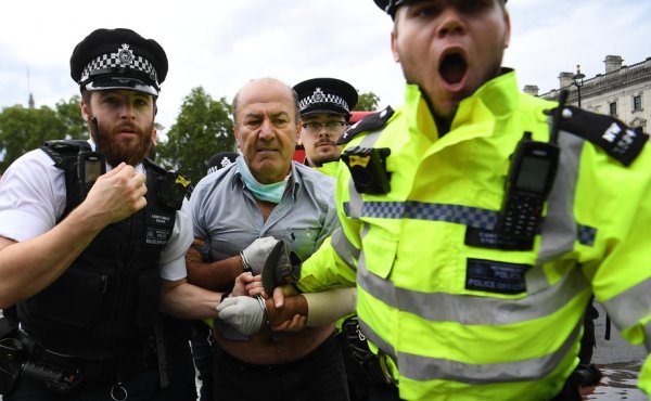 Boris Johnson u sudaru