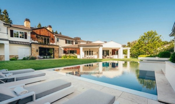 Novi dom repera The Weeknda