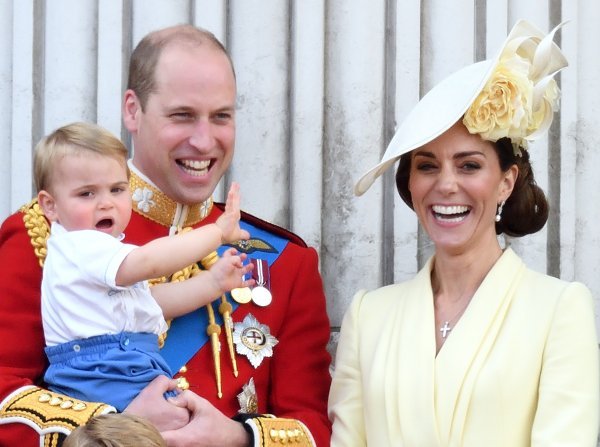 Princ William i Kate Middleton s princem Louisom