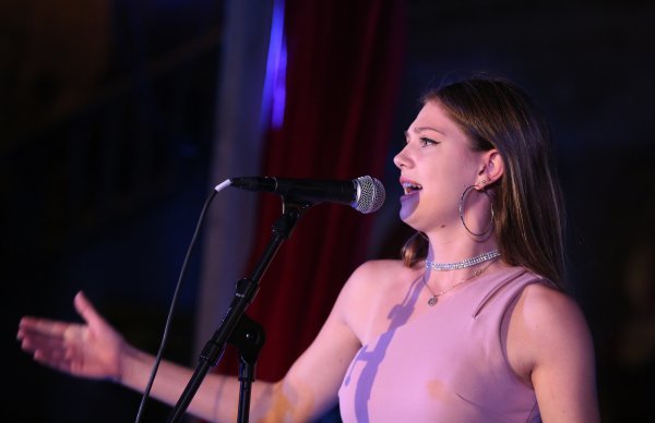 Drugog dana 60. Međunarodnog dječjeg festivala u Šibeniku koncert je održala Mia Negovetić