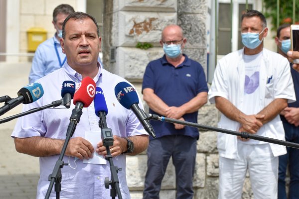 Zadar: Vili Beroš komentirao situaciju oko sudionika Adria Toura koji su COVID-19 pozitivni