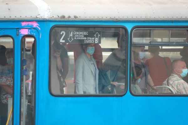 Zagreb: Od danas obvezno nošenje maski u javnom prijevozu