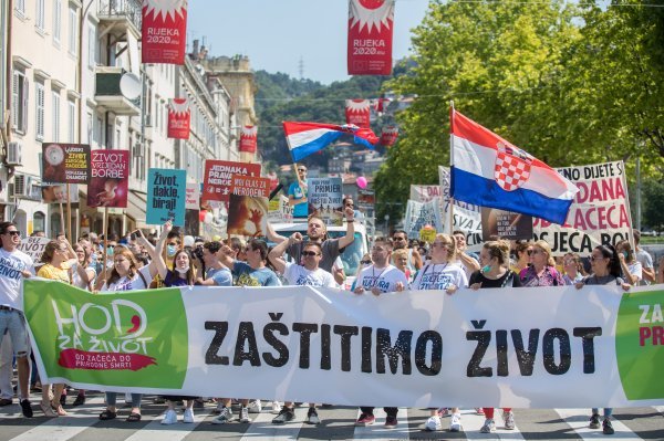 Više stotina ljudi sudjelovalo u Hodu za život u Rijeci