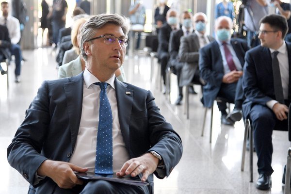 Andrej Plenković sa stranim diplomatima