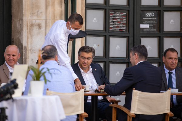 Andrej Plenković popio kavu u Dubrovniku