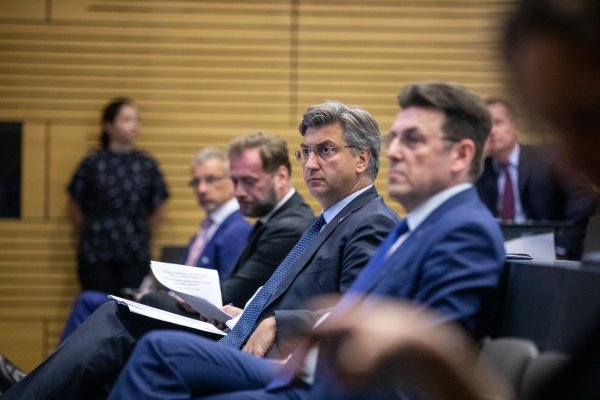 Skup dionika u procesu obnove zgrada oštećenih u potresu