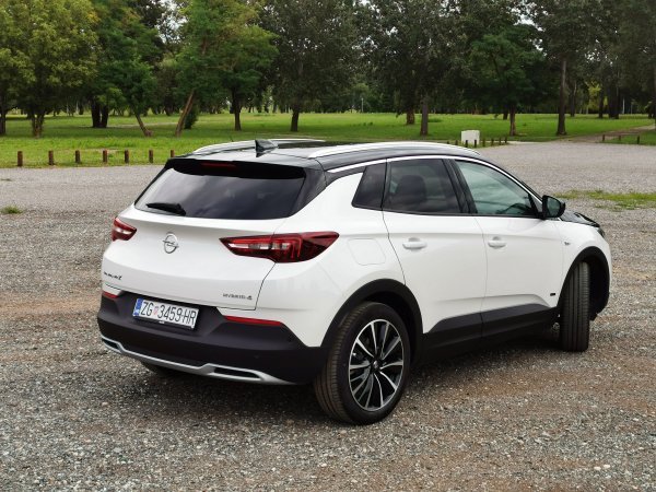 Opel Grandland X Hybrid4 AWD