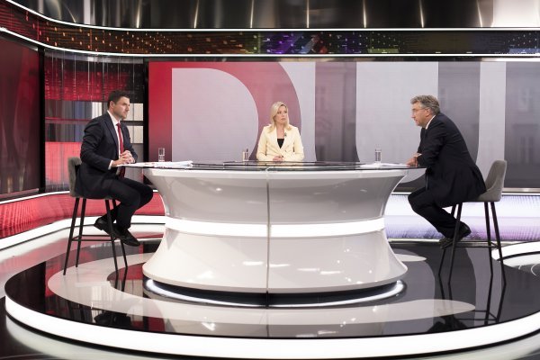 Za svoje vođenje sučeljavanja Damira je dobila mahom pozitivne kritike