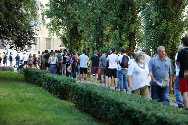 Zagreb: Velika gužva za glasanje u Križanićevoj ulici