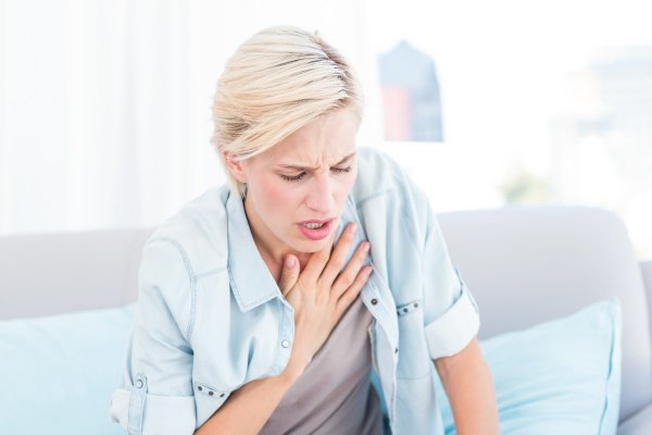 Kratak dah uobičajeni je simptom Covida-19