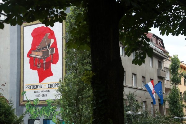 Povodom 210. obljetnice rođenja Frederic Chopina postavljen je mural u Dežmanovoj (2)