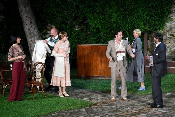 Predstava 'Mačak u vreći'