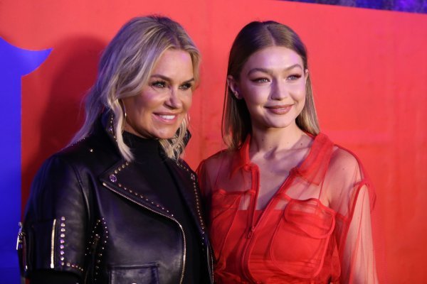 Yolanda Hadid, Gigi Hadid