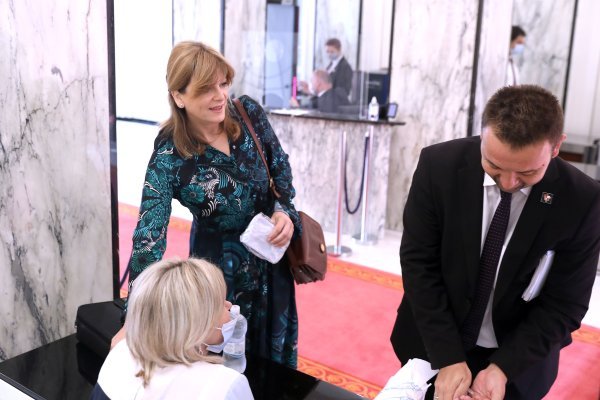 Karolina Vidović Krišto u Saboru bez zaštitne maske