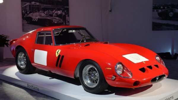 Ferrari 250 GTO na Bonhams' Quail Lodge aukciji u kolovozu 2014. godine u Carmelu u Kaliforniji (SAD)