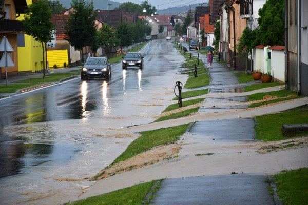 Nevrijeme u Pleternici